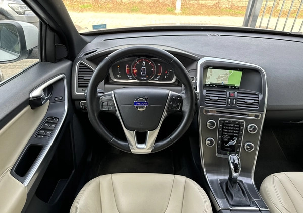 Volvo XC 60 cena 84900 przebieg: 180000, rok produkcji 2016 z Gdynia małe 56